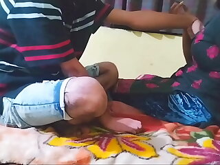 गांव के लड़के ने दिल्ली की लड़की को पटाके चोदा xxx soniya bhabi